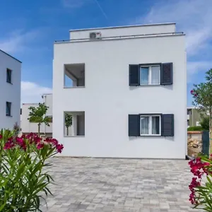 Paradise Apartman Petrcane